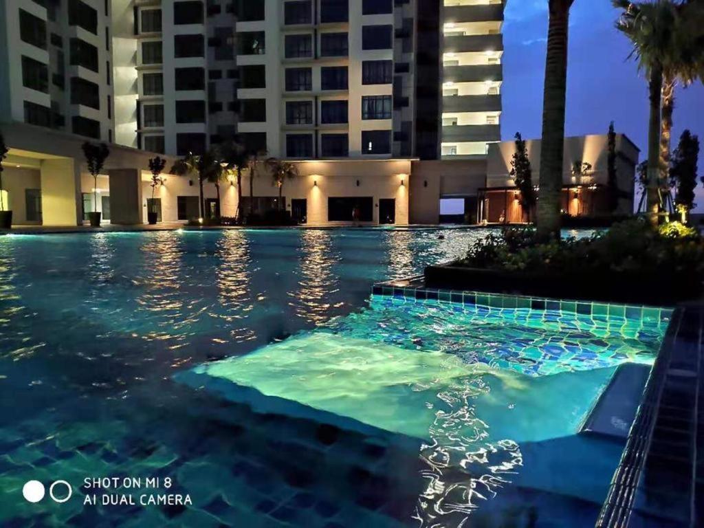 Arc Austin Hill Apartment Джохор-Бару Екстер'єр фото