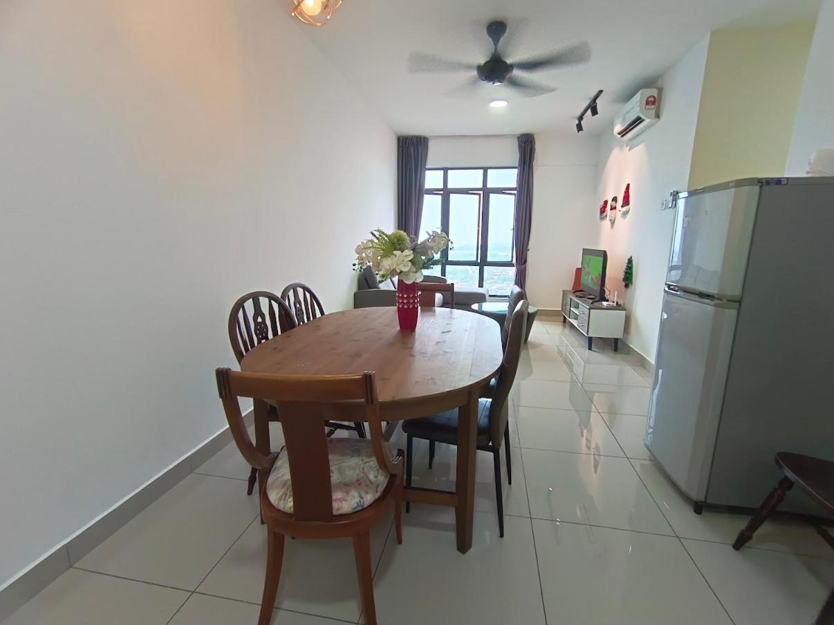 Arc Austin Hill Apartment Джохор-Бару Екстер'єр фото